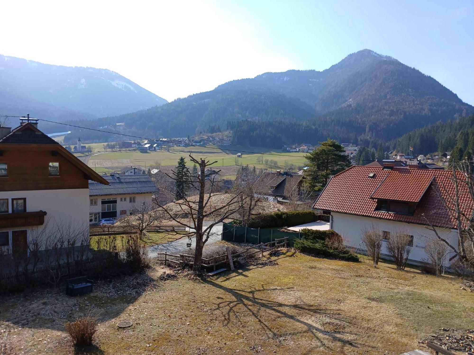 Pension & Apartments Weissbriach Exterior photo